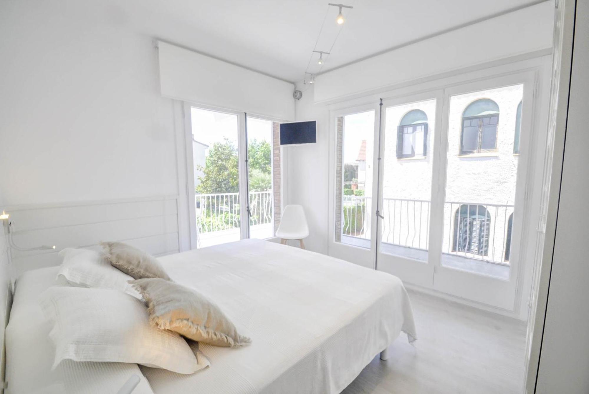 The Luxor Apartment By Hello Homes Sitges Exterior photo